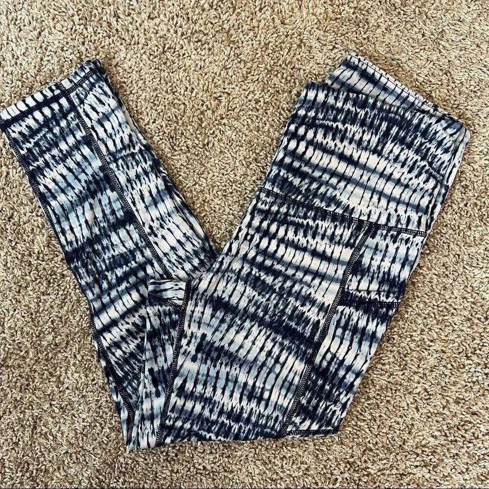 Gaiam Tie Dye Cropped Leggings With Side Pockets Size S - Picture 3 of 6